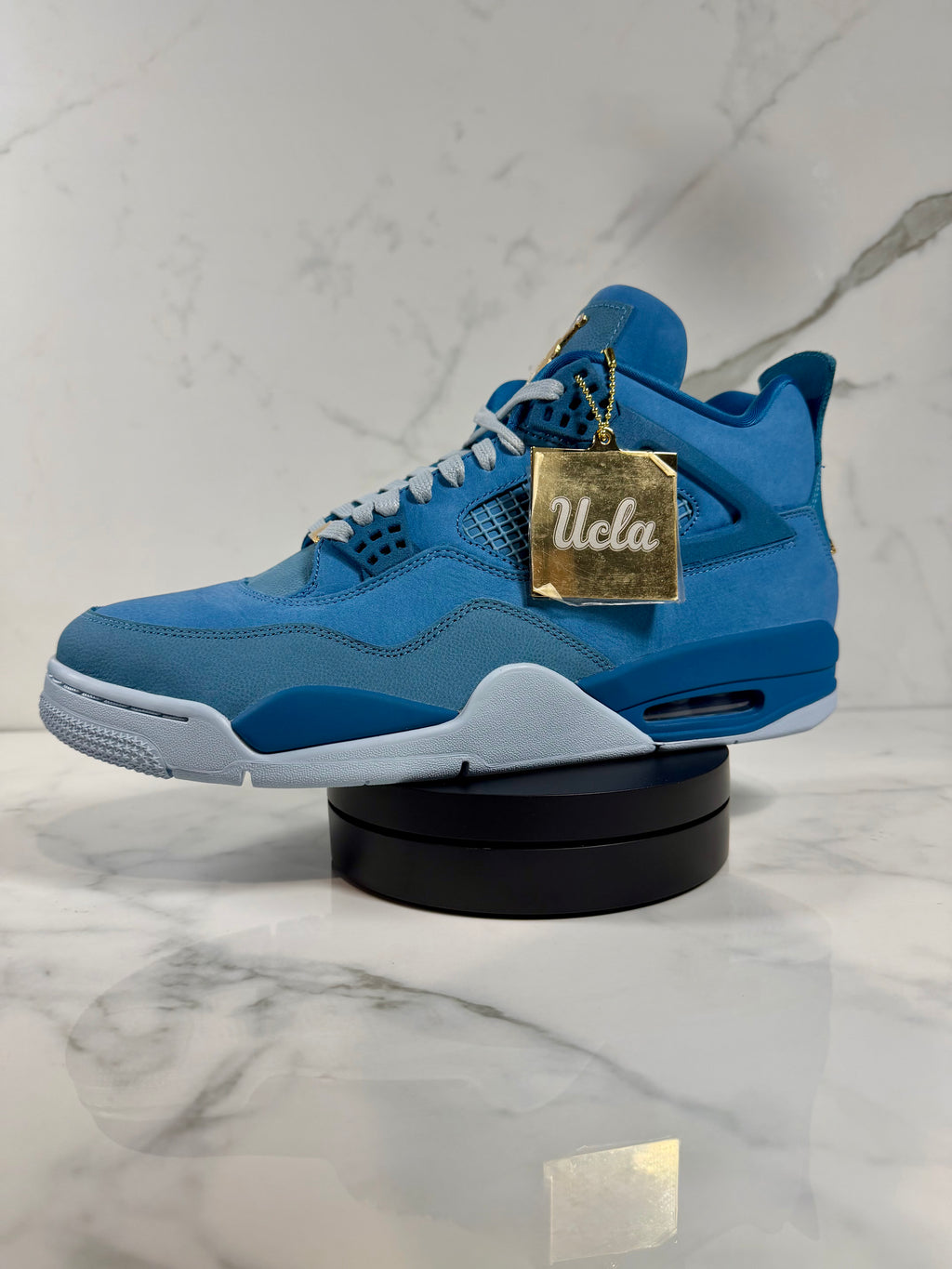 Rotating Turntable Display With Remote