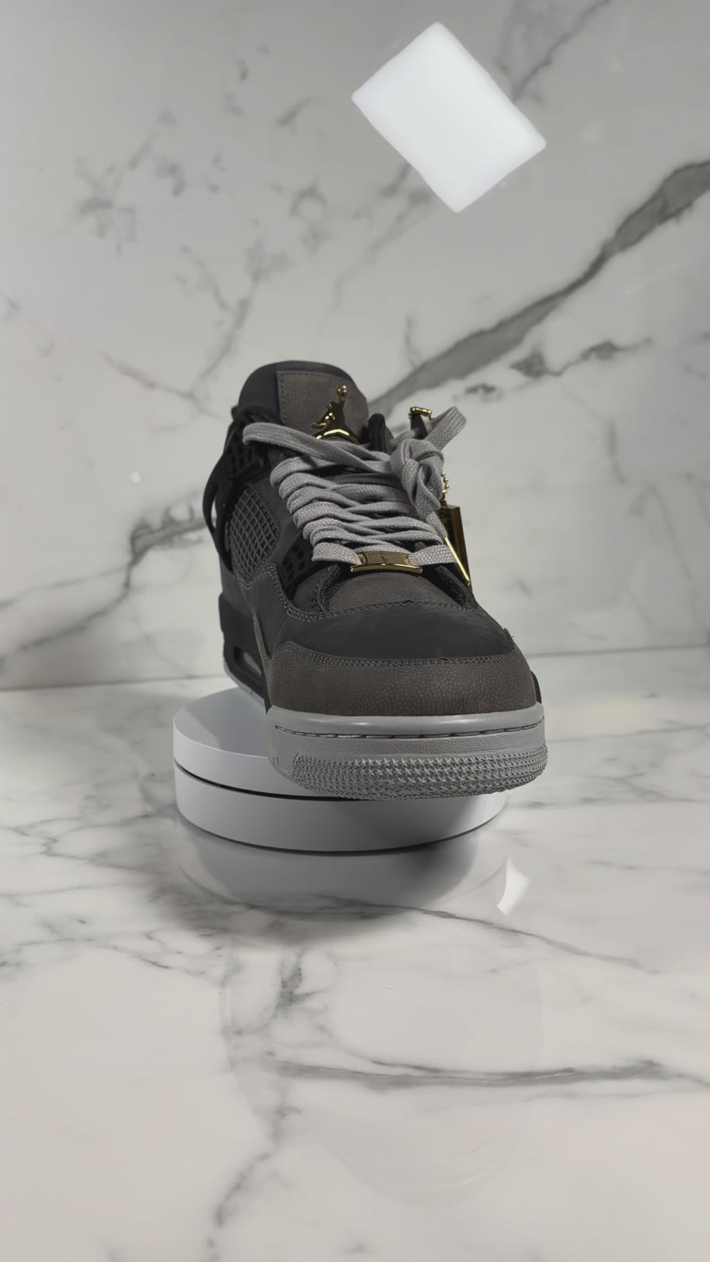 Rotating Turntable Display With Remote