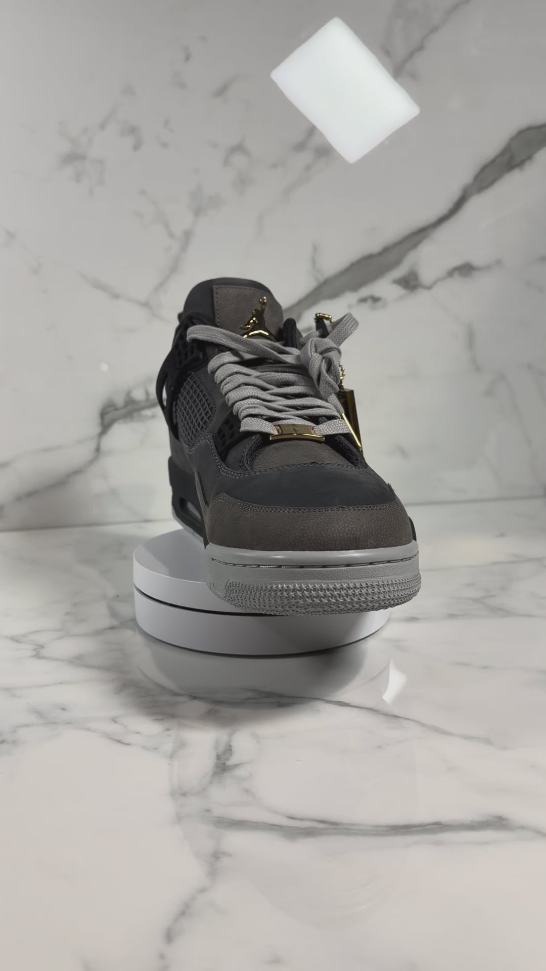 Rotating Turntable Display With Remote