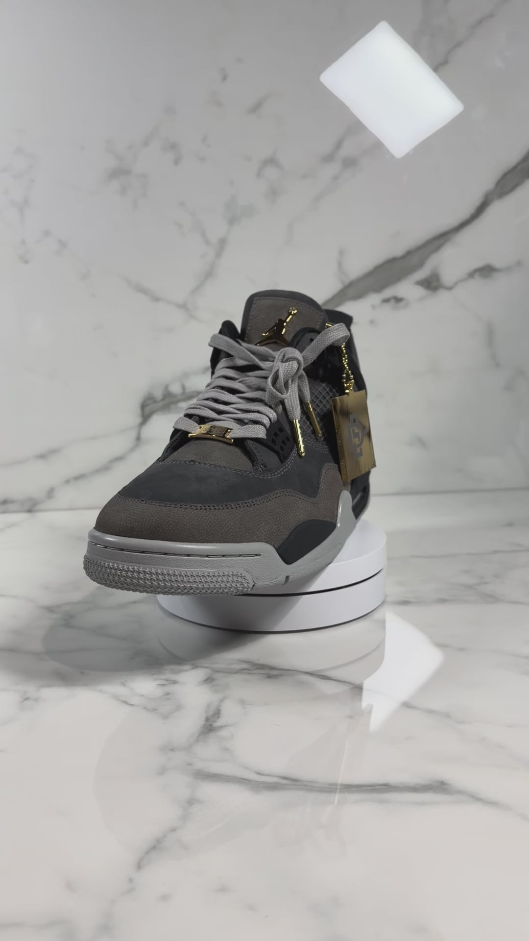 Rotating Turntable Display With Remote